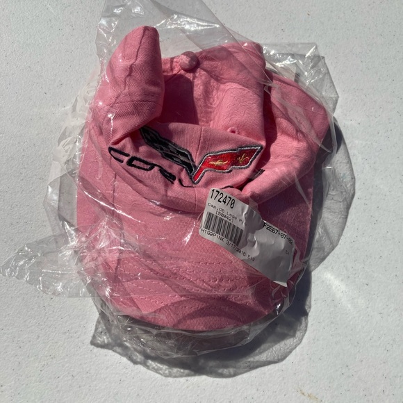 New pink Corvette ball cap adjustable - Picture 3 of 3